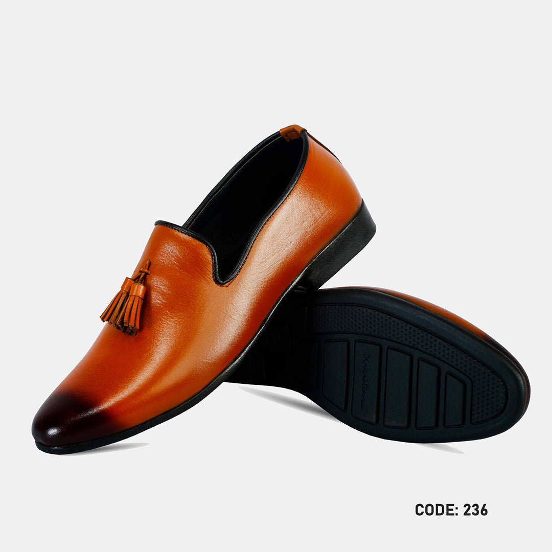 Cellulose Finishes Cow Leather Wingtip Tassel Shoes For Gentleman